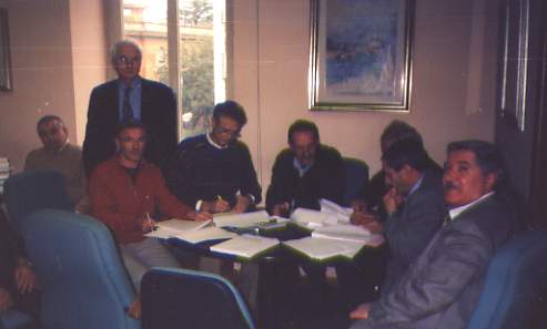 Firma del contratto di locazione DLF Rimini, Bologna, Faenza, Ravenna.
Da sinistra i rappresentanti di Faenza, V.P. nazionale Ioni, Ravenna, Presidente ed Amministratore di Rimini , Bologna, V.P. Avaliano.