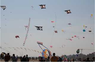  Rimini 14 e 15 Aprile 2007 - Aquilonata sul Mare -, la foto coglie un aspetto di una manifestazione dal successo annunciato. 