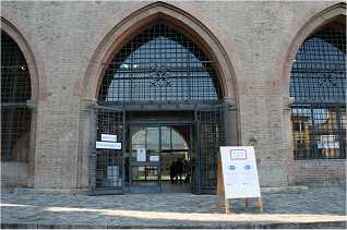  VII Mostra fotografica, 5 - 11 Aprile, - Un obiettivo per vedere -, sala del Palazzo del Podest&agrave;, in piazza Cavour, dove si &egrave; svolta l'iniziativa. 