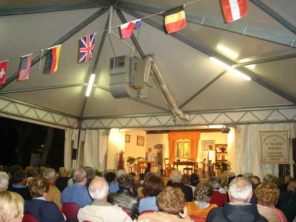  Foto scattata il 14 settembre 2007, nel parco DLF, durante la serata della commedia dialettale. 