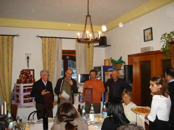 Un momento del pranzo sociale.