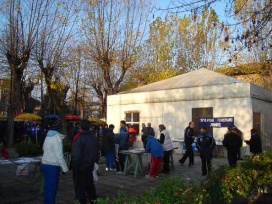 Domenica 7 Dicembre 2008: la foto riprende una fase preliminare alla gara podistica.