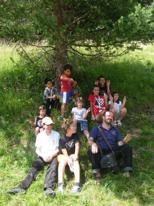  Nella foto i componenti della squadra DLF sono ripresi assieme al maestro Mauro Casadei. 